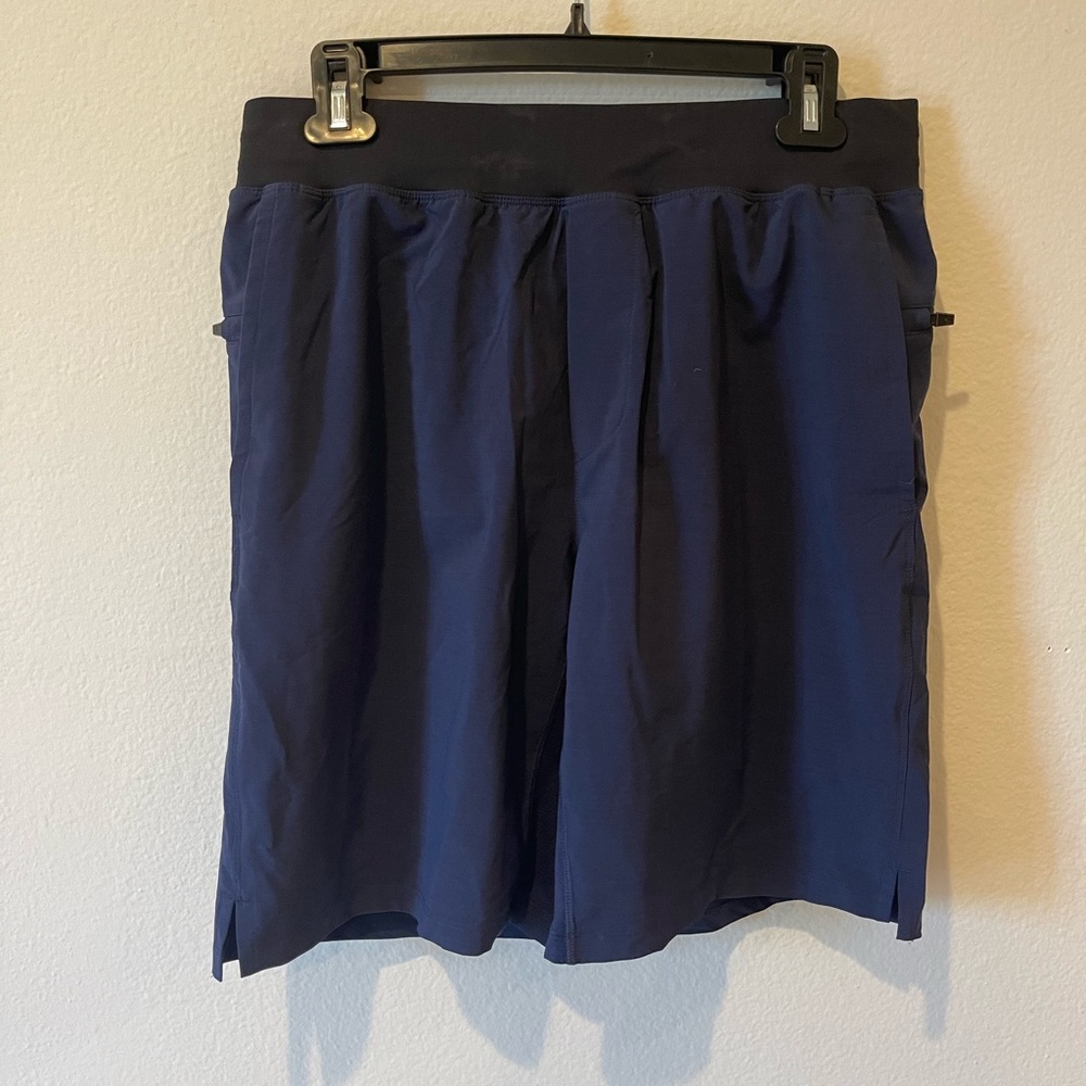 Fabletics 9” Fundamental Shorts Navy Blue Size Medium